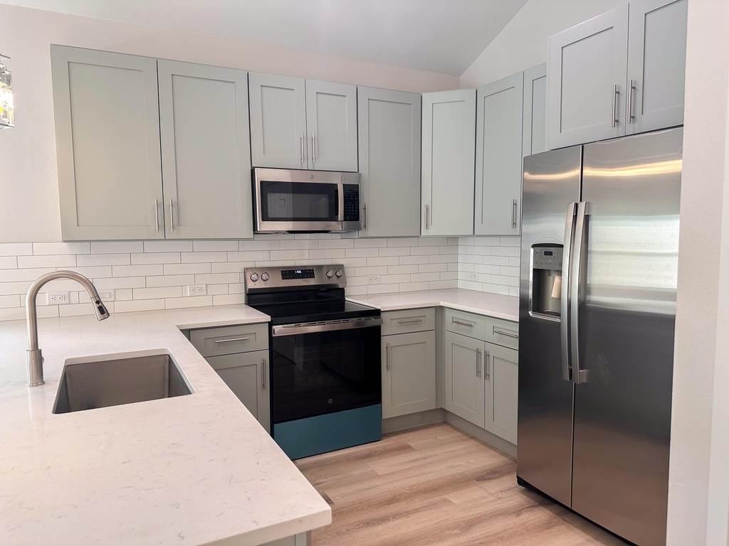 817 5th St - Photo 4