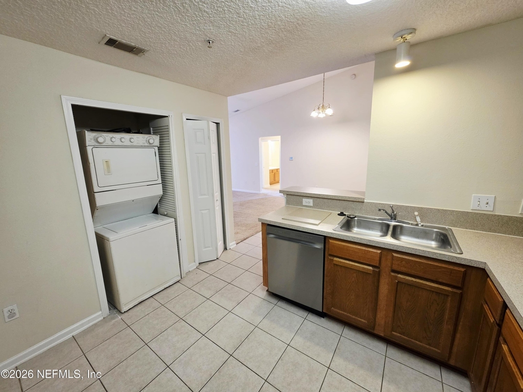 9505 Armelle Way - Photo 11