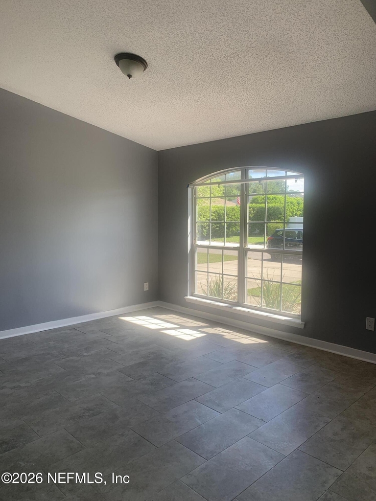 1752 Glen Laurel Drive - Photo 2