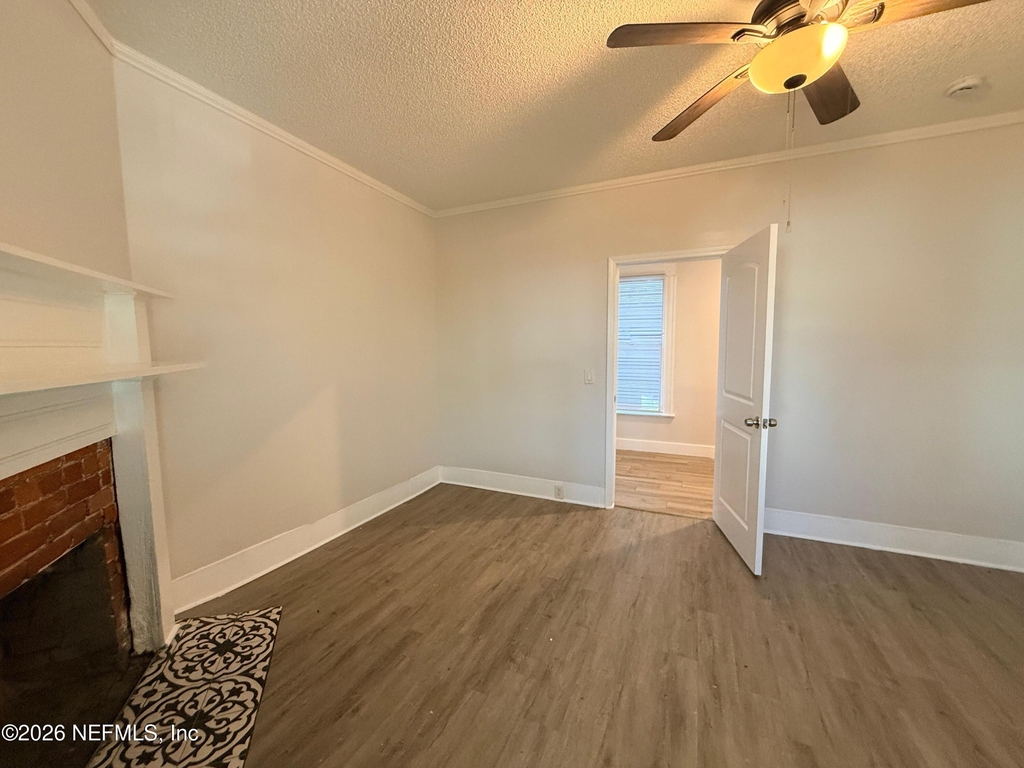1226 Clark Street - Photo 5