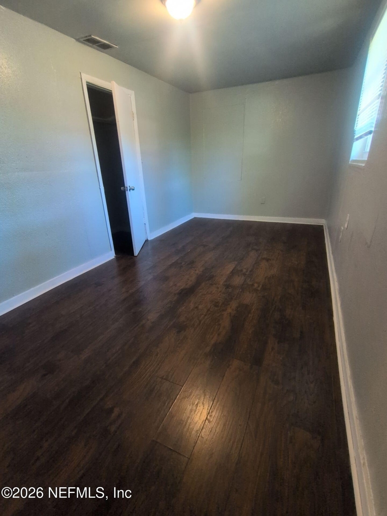 2092 Benedict Road - Photo 4