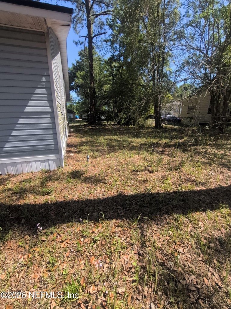2092 Benedict Road - Photo 16