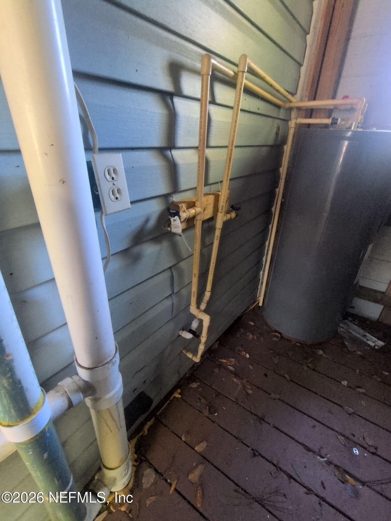 2092 Benedict Road - Photo 13