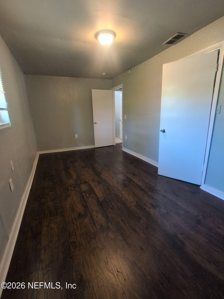 2092 Benedict Road - Photo 5