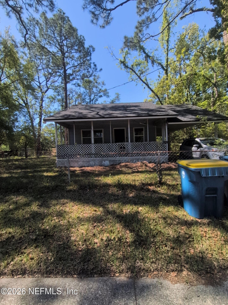2092 Benedict Road - Photo 0