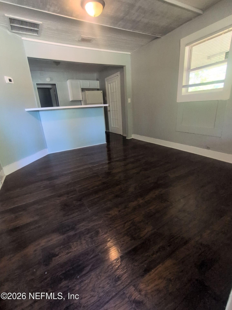 2092 Benedict Road - Photo 12