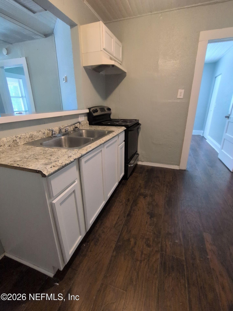 2092 Benedict Road - Photo 10