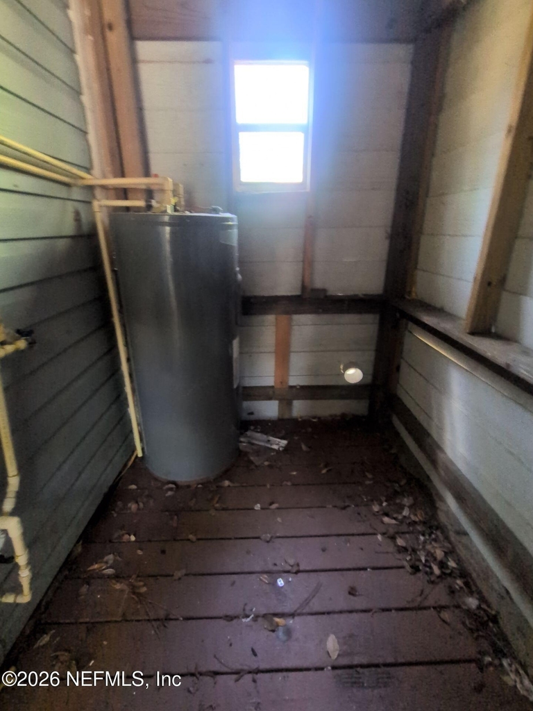 2092 Benedict Road - Photo 14