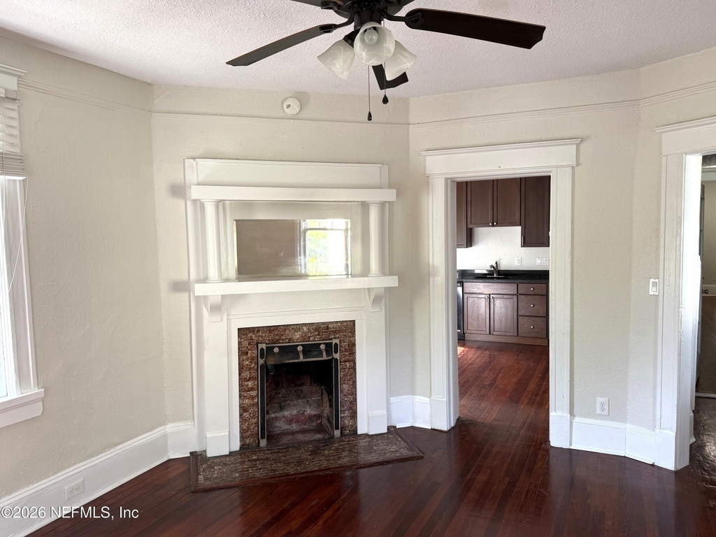 2116 Herschel Street - Photo 3