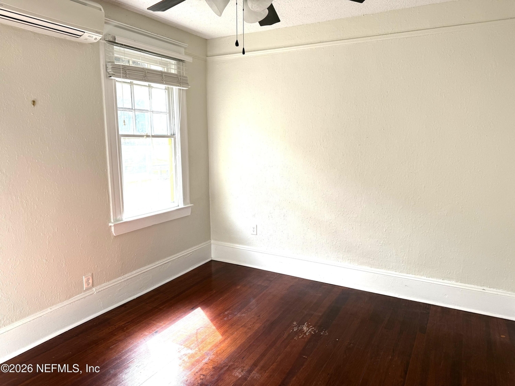 2116 Herschel Street - Photo 14
