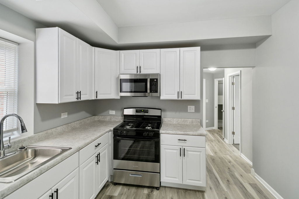 9305 S Homan Avenue - Photo 2
