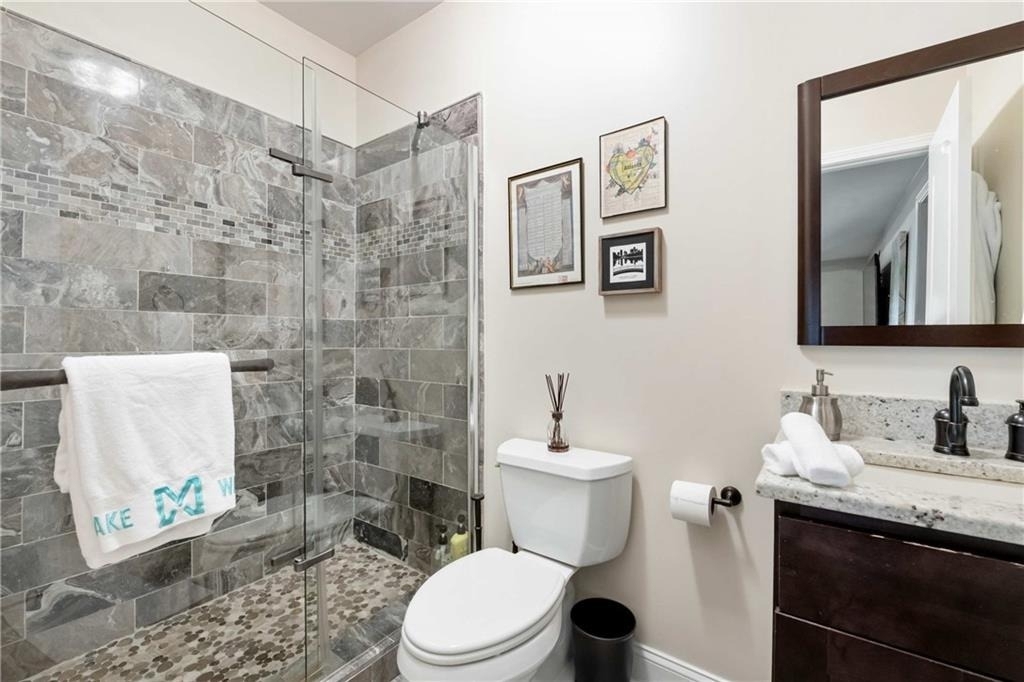582 Charles Ave - Photo 15