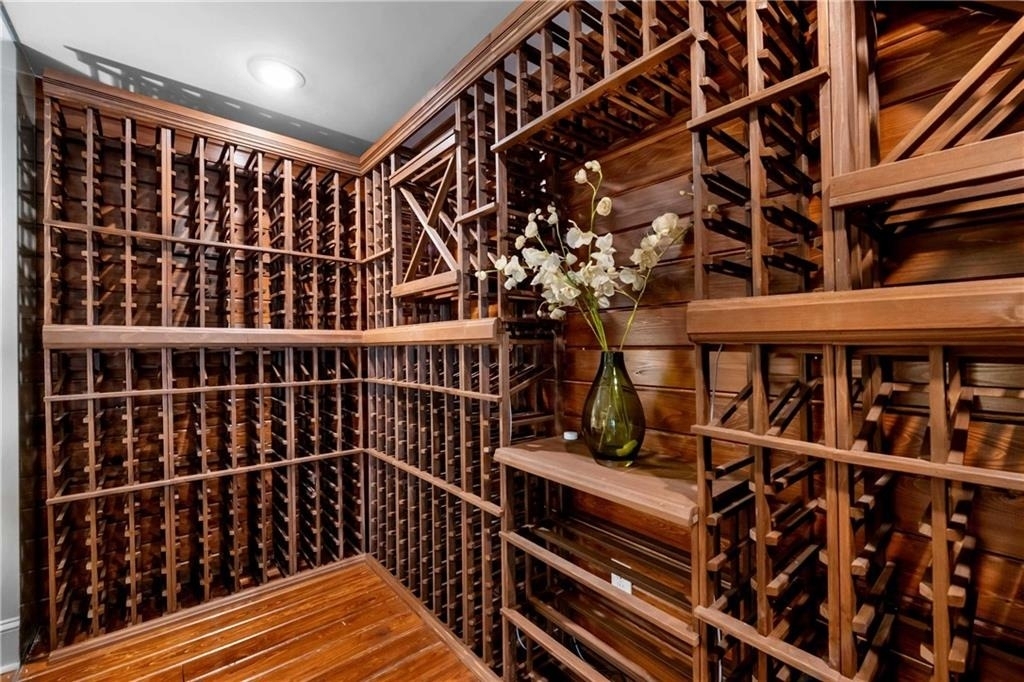 582 Charles Ave - Photo 3