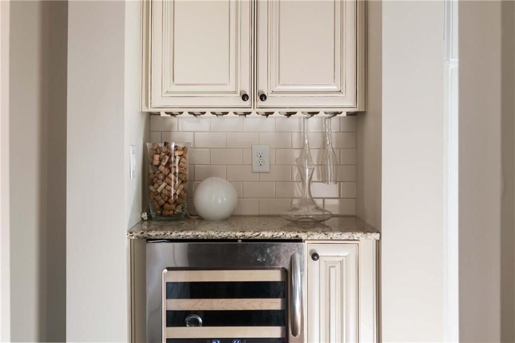 582 Charles Ave - Photo 33