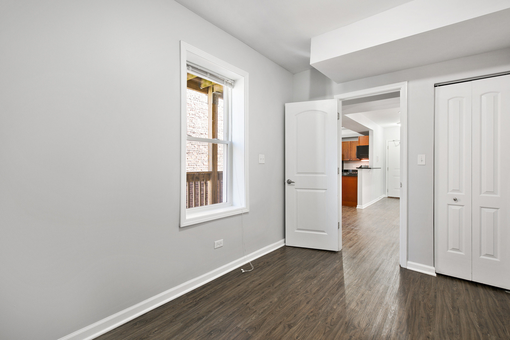 7730 N Ashland Avenue - Photo 12