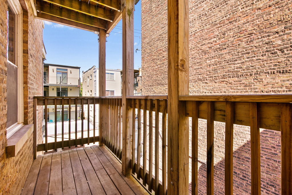 7730 N Ashland Avenue - Photo 11