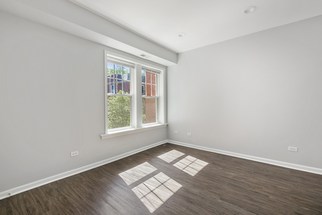 7730 N Ashland Avenue - Photo 8