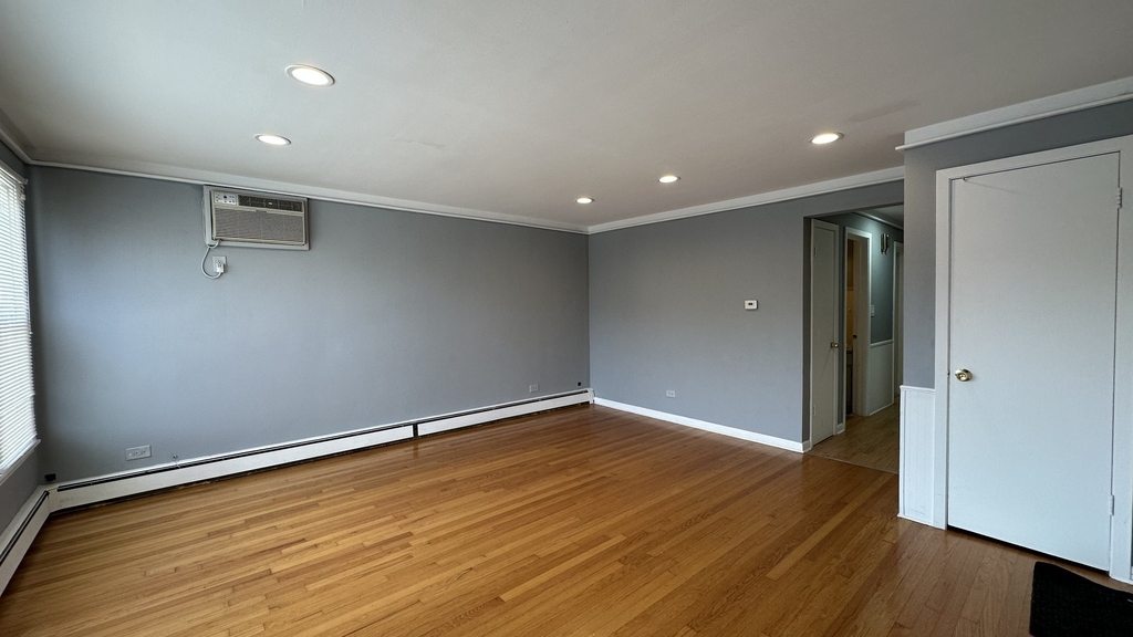 6118 W Gunnison Street - Photo 1