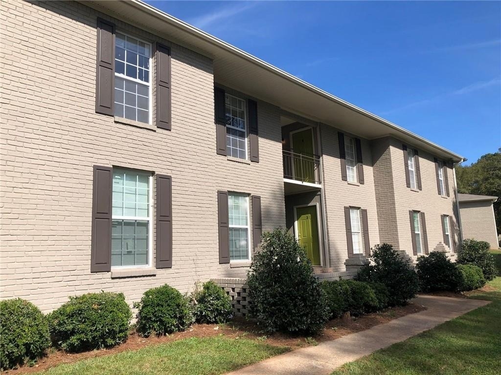 2786 Old Hapeville Road Sw - Photo 2
