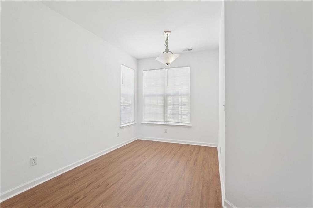 2596 Bates Street Se - Photo 33