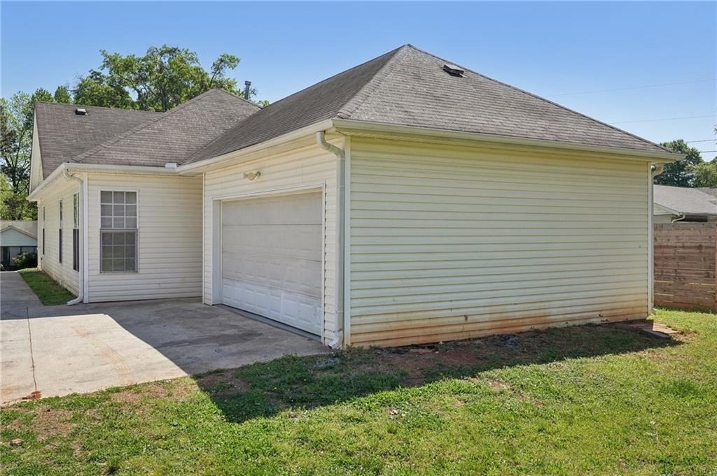 2596 Bates Street Se - Photo 36