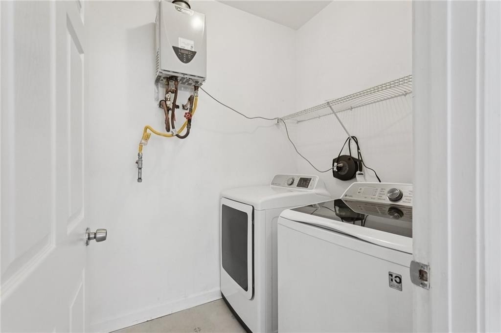 2596 Bates Street Se - Photo 34