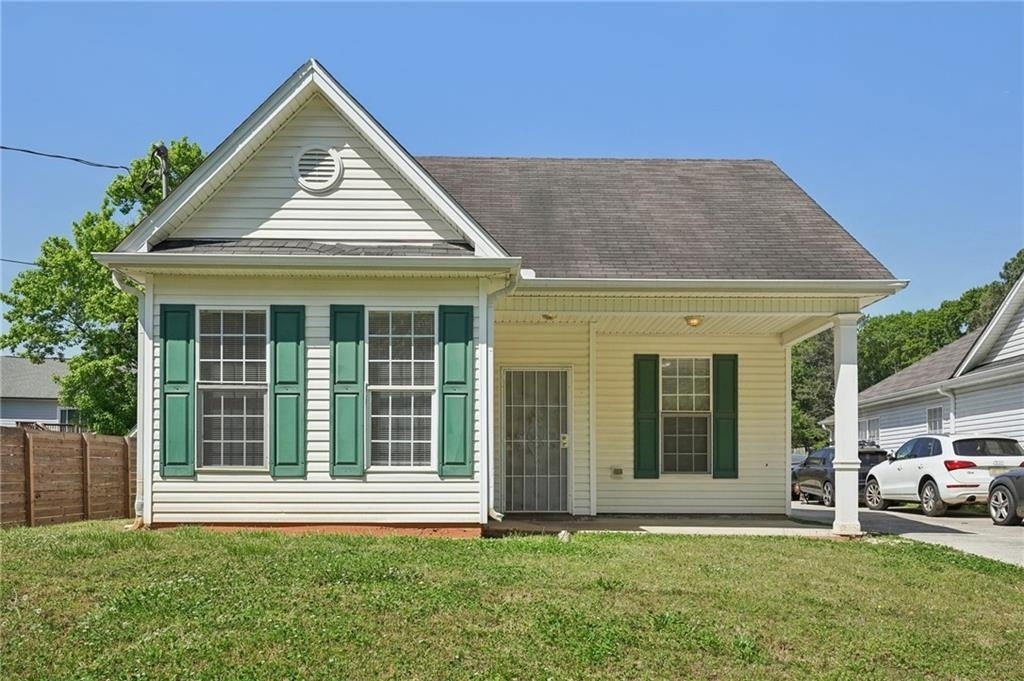 2596 Bates Street Se - Photo 0