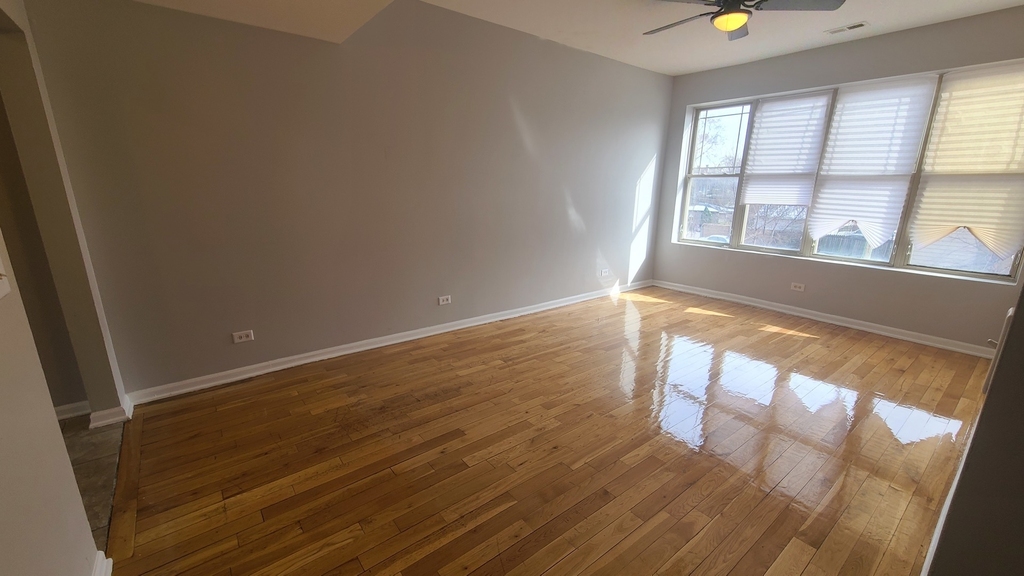 1409 E 69th Place - Photo 2