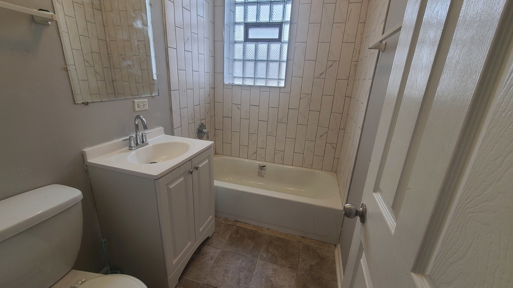 1407 E 69th Place - Photo 5