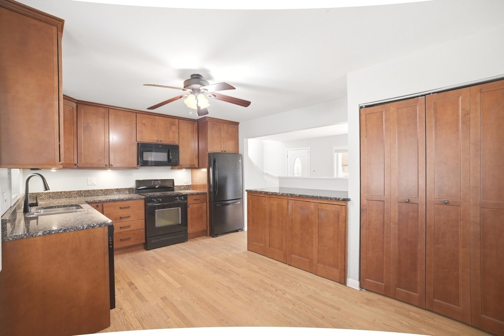 8912 Windsor Lane - Photo 2