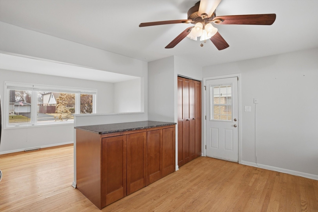 8912 Windsor Lane - Photo 4