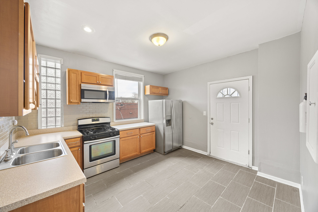 6649 S Rhodes Avenue - Photo 5