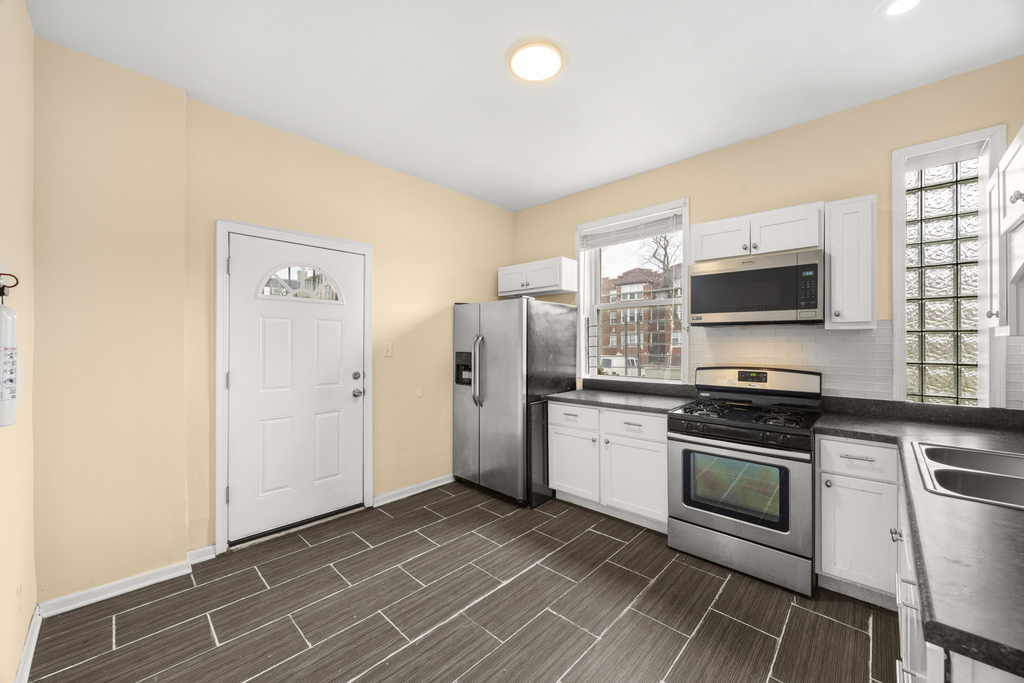 6649 S Rhodes Avenue - Photo 4