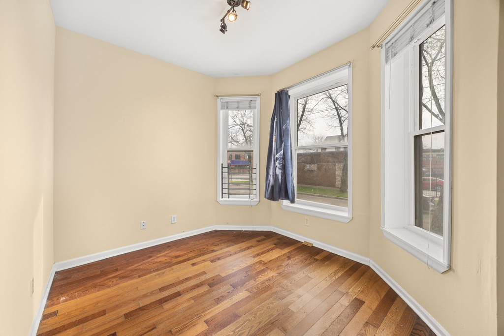 6649 S Rhodes Avenue - Photo 6