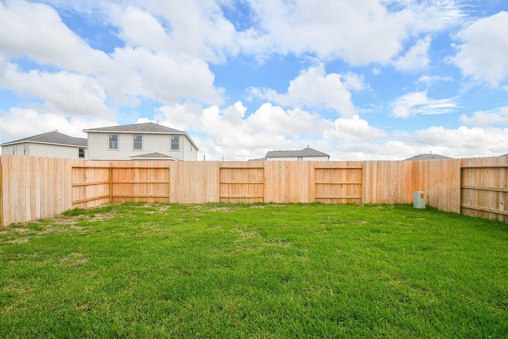 25230 Benroe Street - Photo 23