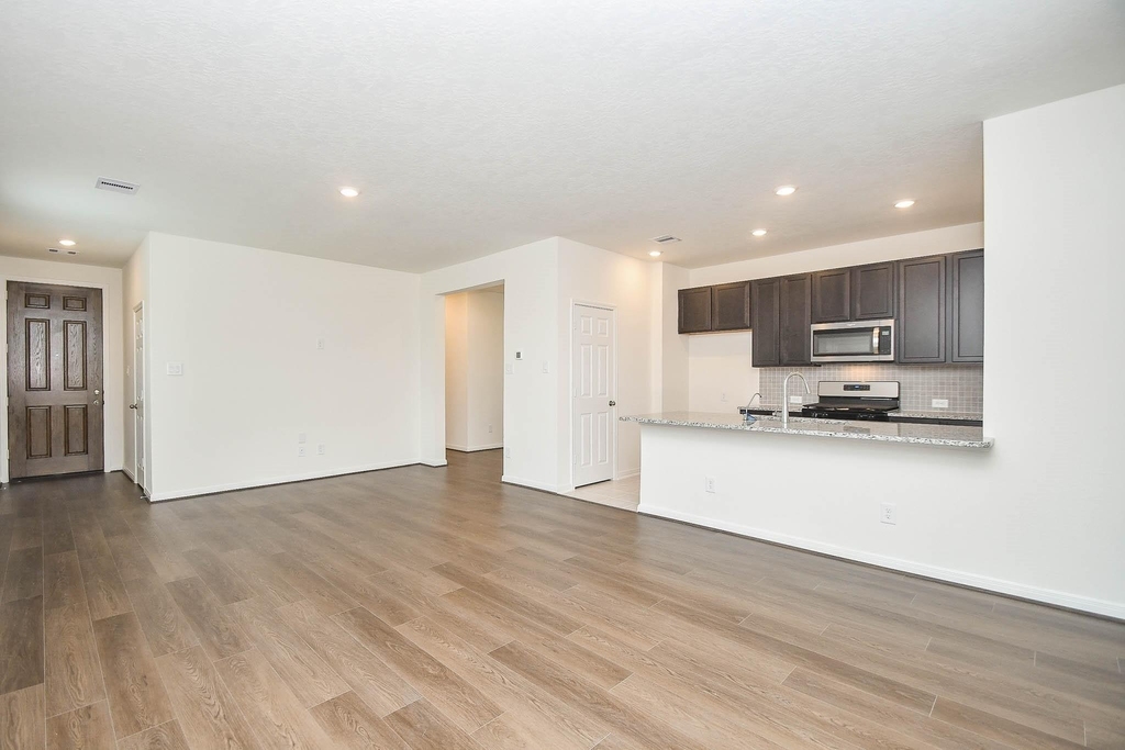 25230 Benroe Street - Photo 2