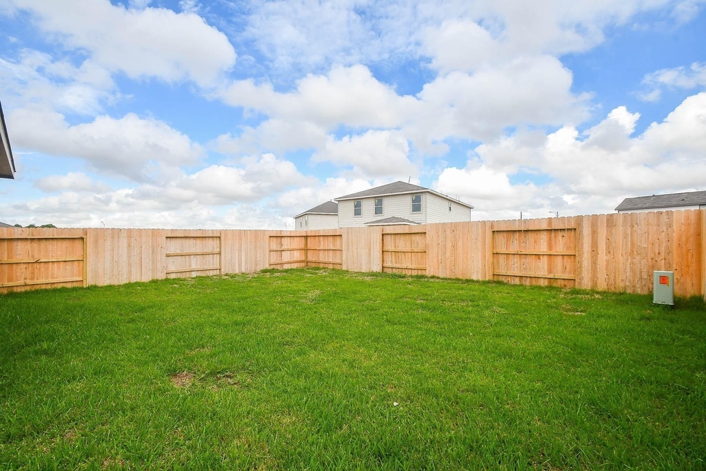25230 Benroe Street - Photo 22