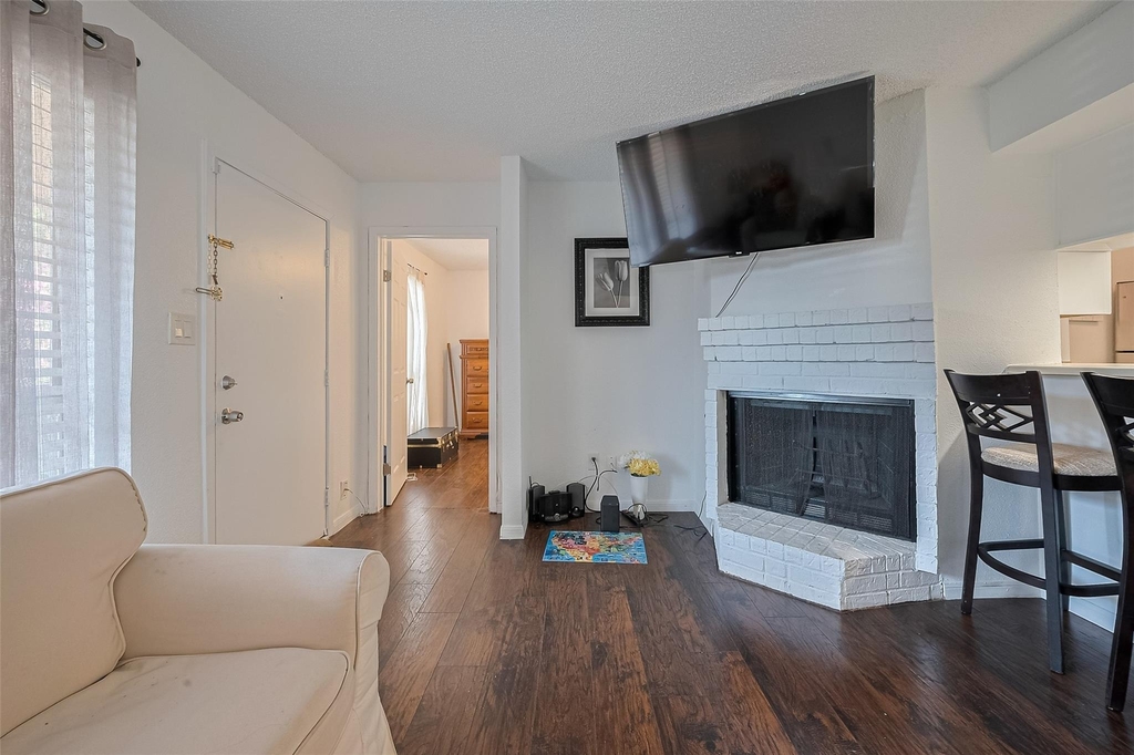1505 Ward Road - Photo 5