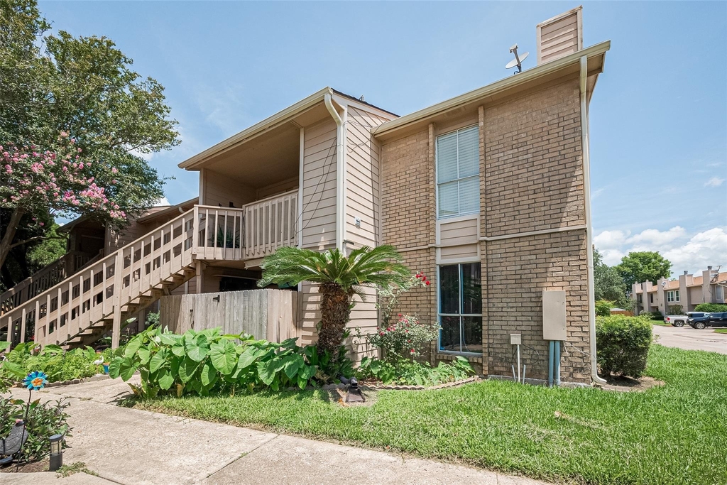 1505 Ward Road - Photo 0