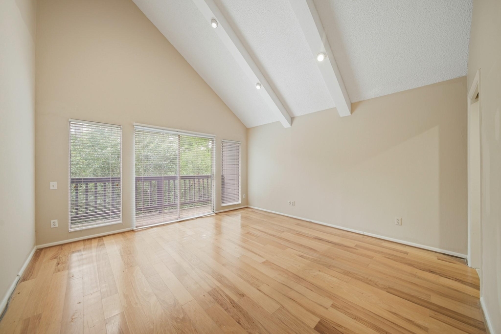 130 Sugarberry Circle - Photo 9