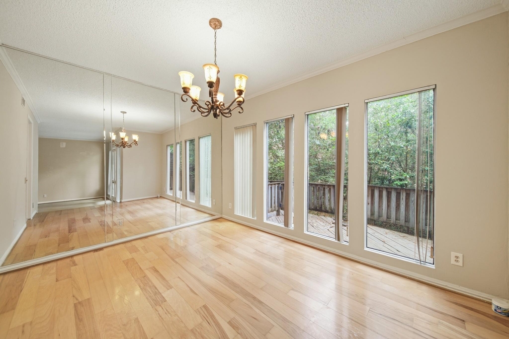 130 Sugarberry Circle - Photo 6