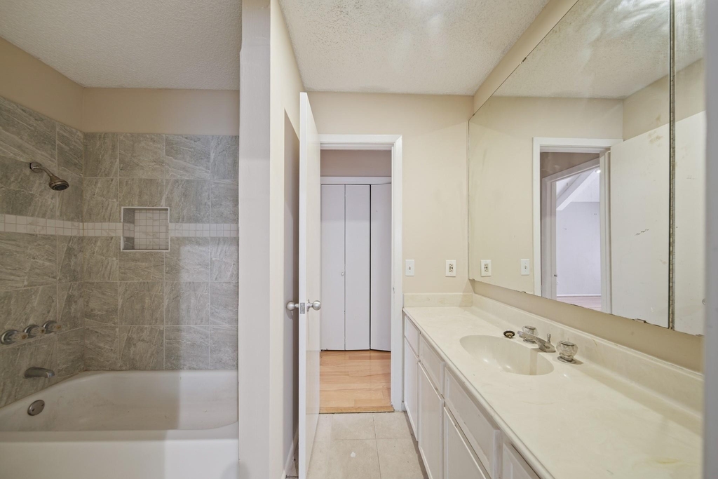 130 Sugarberry Circle - Photo 19