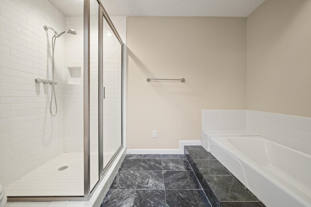 130 Sugarberry Circle - Photo 21