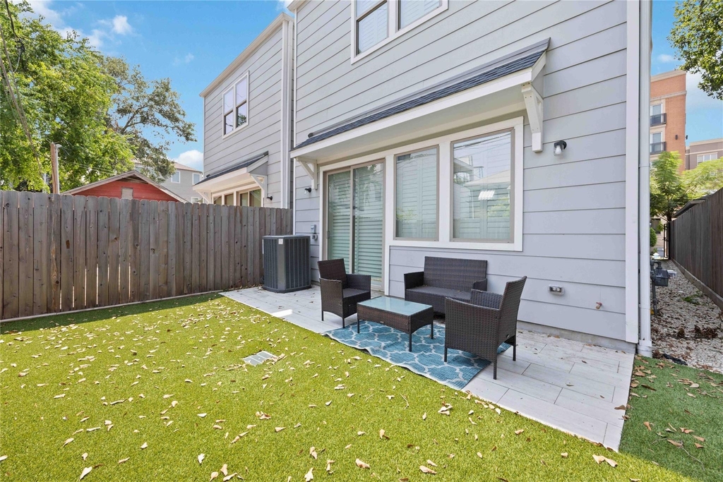 1324 W Pierce St - Photo 3