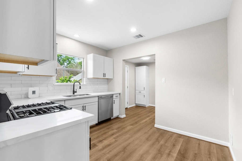 3106 Michigan Street - Photo 6