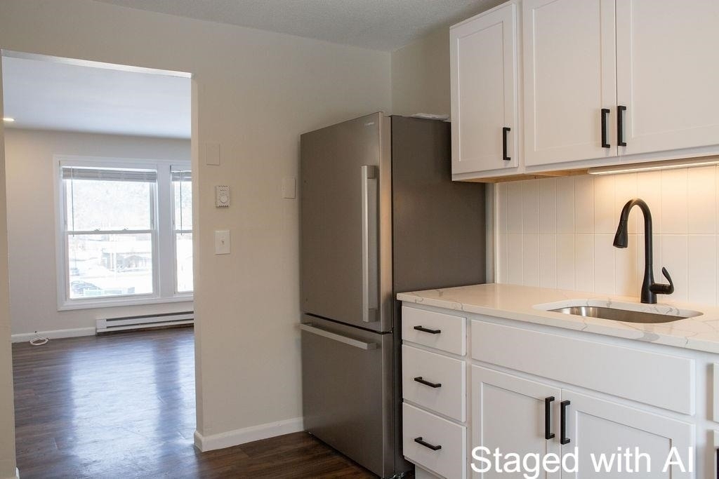 180 N Main - Photo 1