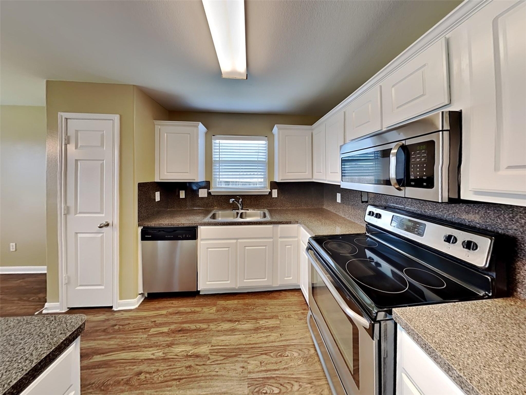 3926 Cloudbluff Lane - Photo 1