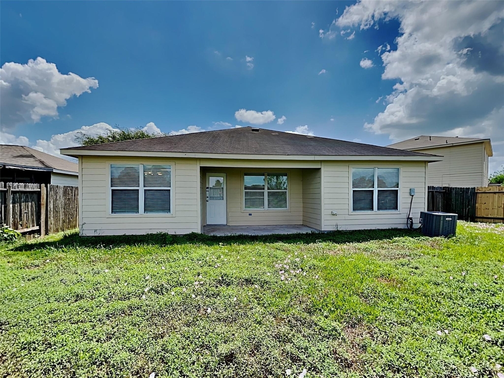 3926 Cloudbluff Lane - Photo 14
