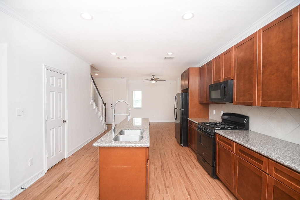 2407 Ferguson Way - Photo 4
