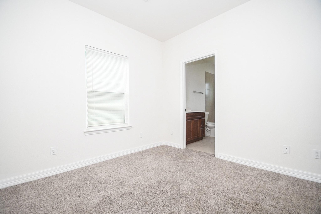 2407 Ferguson Way - Photo 7